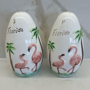 Rare Vintage Enesco Flamingo and Palm Trees Florida Souvenir salt and Pepper Set